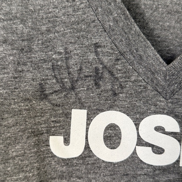 NWOT Autographed by Comedian Jo Koy - Josep Gray V Neck TShirt Size L - Picture 3 of 5